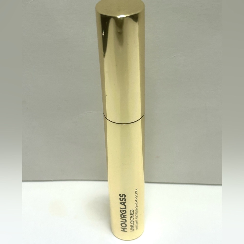 hourglass unlocked ultra black mascara